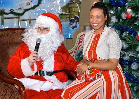 Santa Lucia and Santa Fe - our singingt Santas!